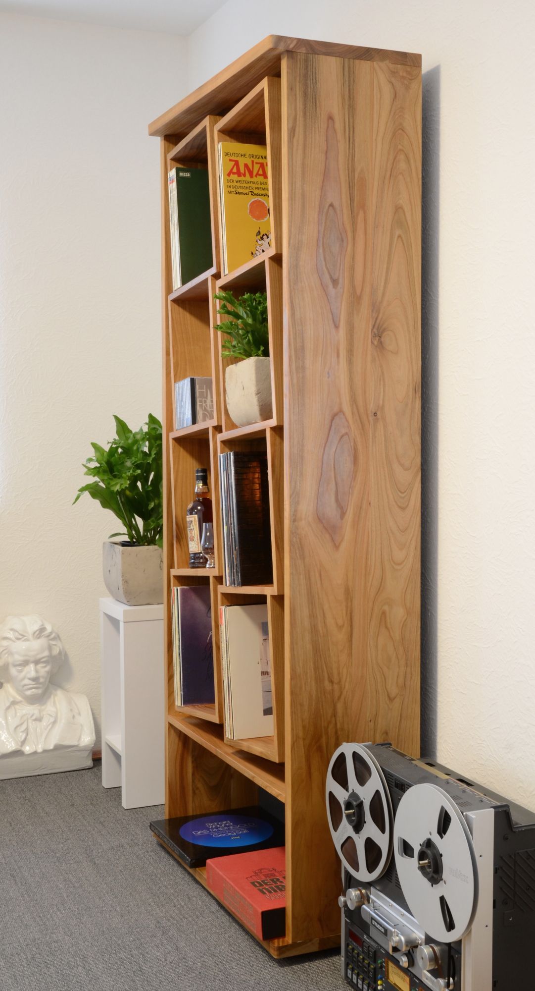 Schallplatten Regal - Sinfonic Audio baut das geniale Schallplattenregal